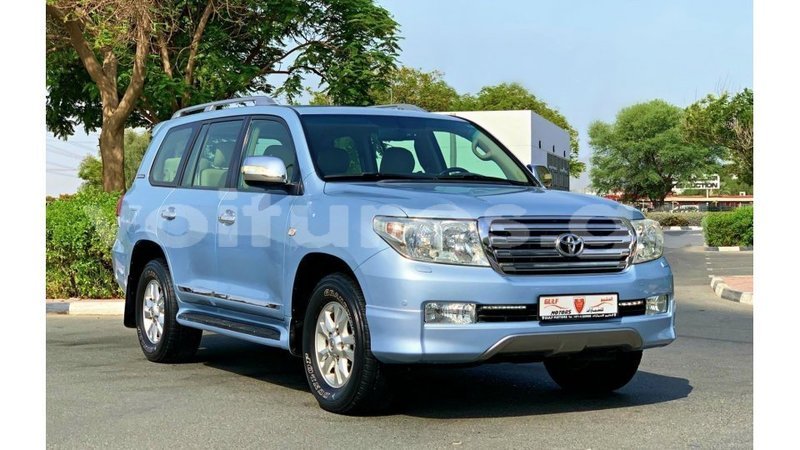 Big with watermark toyota land cruiser estuary import dubai 6878