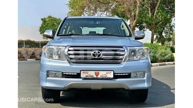 Big with watermark toyota land cruiser estuary import dubai 6878