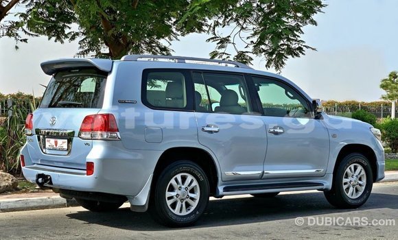Acheter Import Voiture Toyota Land Cruiser Bleu à Import - Dubai, Estuaire Acheter Import Voiture Toyota Land Cruiser Bleu à Import - Dubai, Estuaire