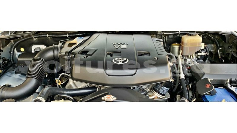 Big with watermark toyota land cruiser estuary import dubai 6878