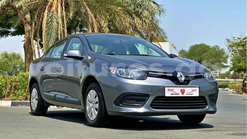 Big with watermark renault fluence estuary import dubai 6879