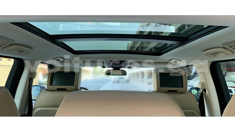 Big with watermark land rover range rover estuary import dubai 6880