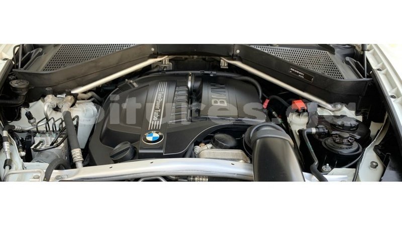 Big with watermark bmw x6 estuary import dubai 6881