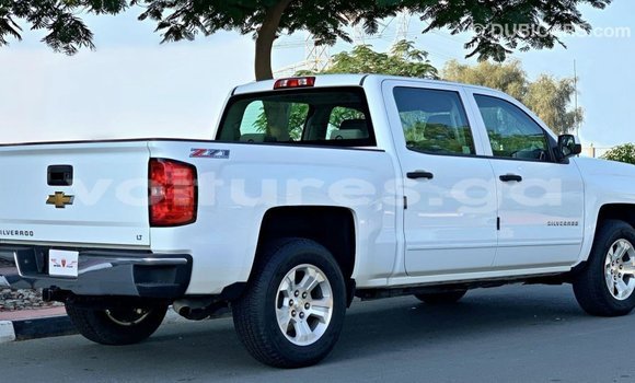 Acheter Import Voiture Chevrolet Silverado Blanc à Import - Dubai, Estuaire Acheter Import Voiture Chevrolet Silverado Blanc à Import - Dubai, Estuaire