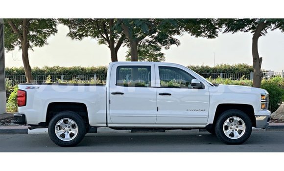 Acheter Import Voiture Chevrolet Silverado Blanc à Import - Dubai, Estuaire Acheter Import Voiture Chevrolet Silverado Blanc à Import - Dubai, Estuaire