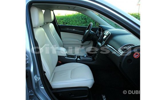 Acheter Import Voiture Chrysler 300 Autre à Import - Dubai, Estuaire Acheter Import Voiture Chrysler 300 Autre à Import - Dubai, Estuaire