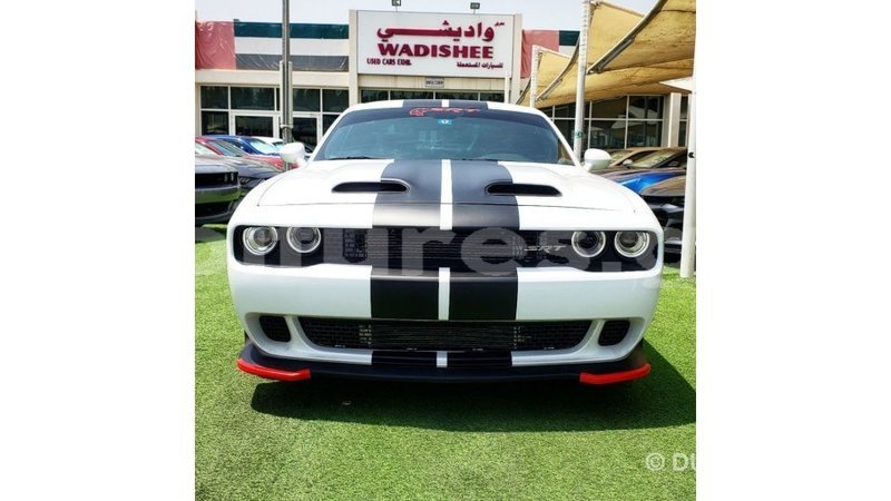 Big with watermark dodge challenger estuary import dubai 6886