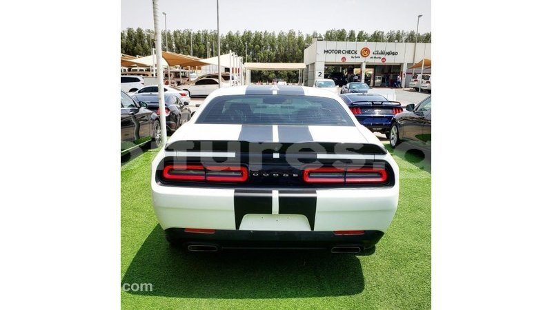 Big with watermark dodge challenger estuary import dubai 6886