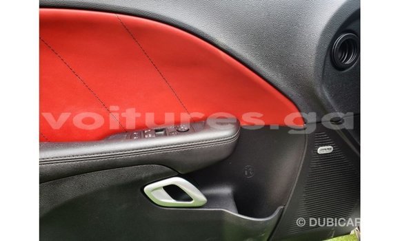 Acheter Import Voiture Dodge Challenger Blanc à Import - Dubai, Estuaire Acheter Import Voiture Dodge Challenger Blanc à Import - Dubai, Estuaire