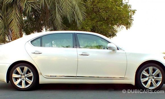Acheter Import Voiture Lexus LS Blanc à Import - Dubai, Estuaire Acheter Import Voiture Lexus LS Blanc à Import - Dubai, Estuaire
