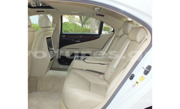 Acheter Import Voiture Lexus LS Blanc à Import - Dubai, Estuaire Acheter Import Voiture Lexus LS Blanc à Import - Dubai, Estuaire