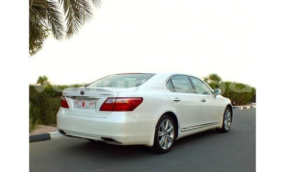 Acheter Import Voiture Lexus LS Blanc à Import - Dubai, Estuaire Acheter Import Voiture Lexus LS Blanc à Import - Dubai, Estuaire