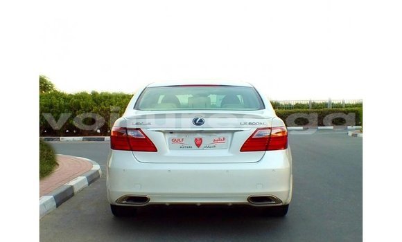 Acheter Import Voiture Lexus LS Blanc à Import - Dubai, Estuaire Acheter Import Voiture Lexus LS Blanc à Import - Dubai, Estuaire