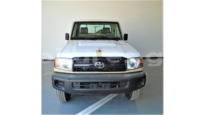 Big with watermark toyota land cruiser estuary import dubai 6897