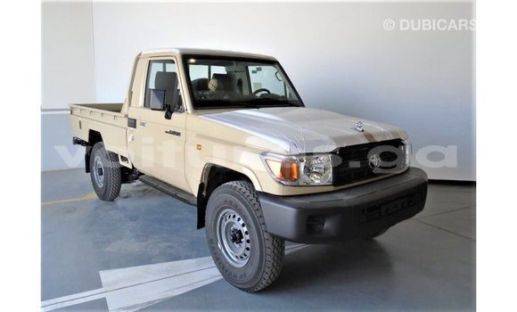 Acheter Import Voiture Toyota Land Cruiser Beige à Import - Dubai, Estuaire Acheter Import Voiture Toyota Land Cruiser Beige à Import - Dubai, Estuaire