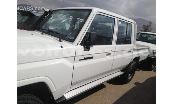 Buy Import Toyota Land Cruiser White Car in Import - Dubai in Estuary Buy Import Toyota Land Cruiser White Car in Import - Dubai in Estuary