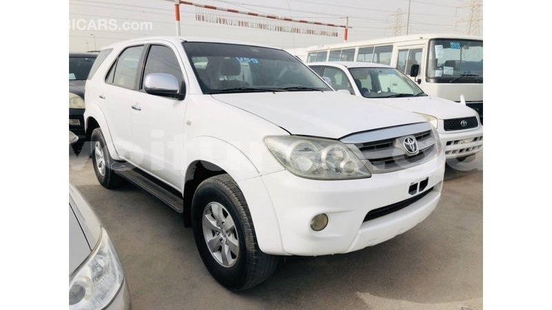 Big with watermark toyota fortuner estuary import dubai 6901