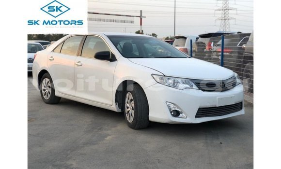 Acheter Import Voiture Toyota Camry Blanc à Import - Dubai, Estuaire