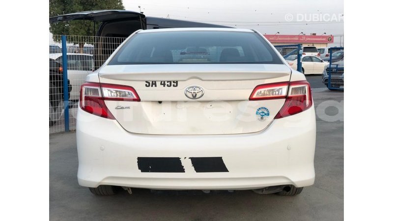 Big with watermark toyota camry estuary import dubai 6906