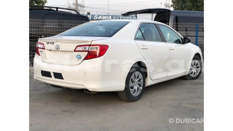 Big with watermark toyota camry estuary import dubai 6906