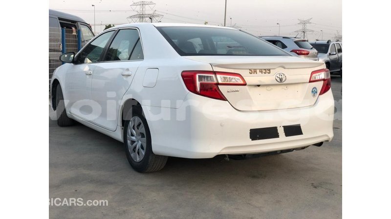 Big with watermark toyota camry estuary import dubai 6906