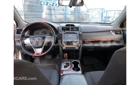 Buy Import Toyota Camry White Car in Import - Dubai in Estuary Buy Import Toyota Camry White Car in Import - Dubai in Estuary