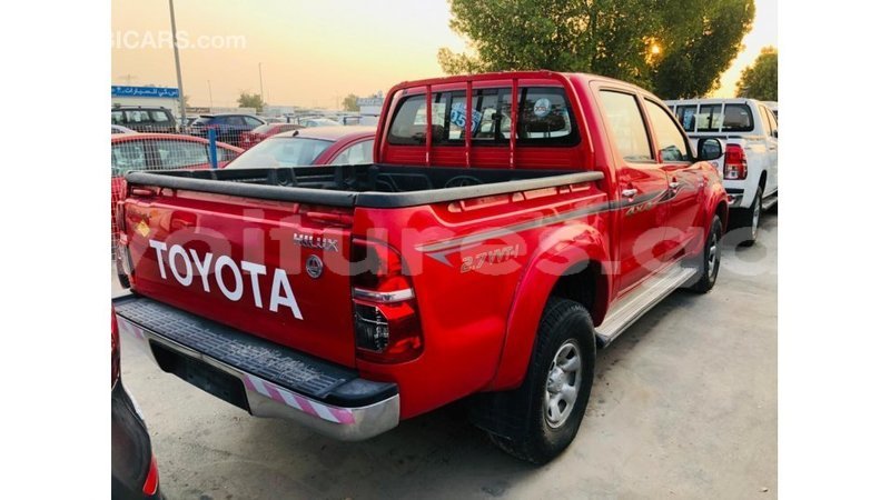 Big with watermark toyota hilux estuary import dubai 6909