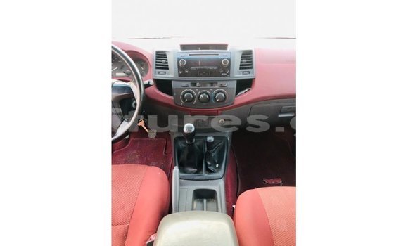 Acheter Import Voiture Toyota Hilux Rouge à Import - Dubai, Estuaire Acheter Import Voiture Toyota Hilux Rouge à Import - Dubai, Estuaire