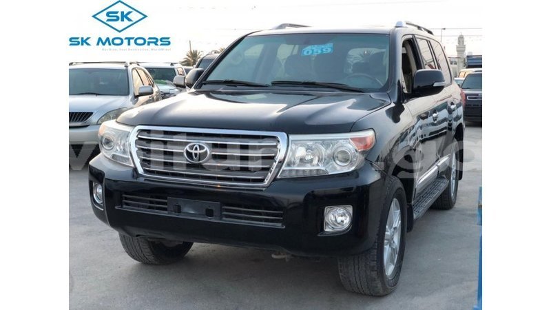 Big with watermark toyota land cruiser estuary import dubai 6910