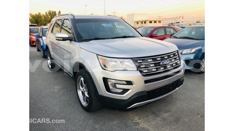 Big with watermark ford explorer estuary import dubai 6911