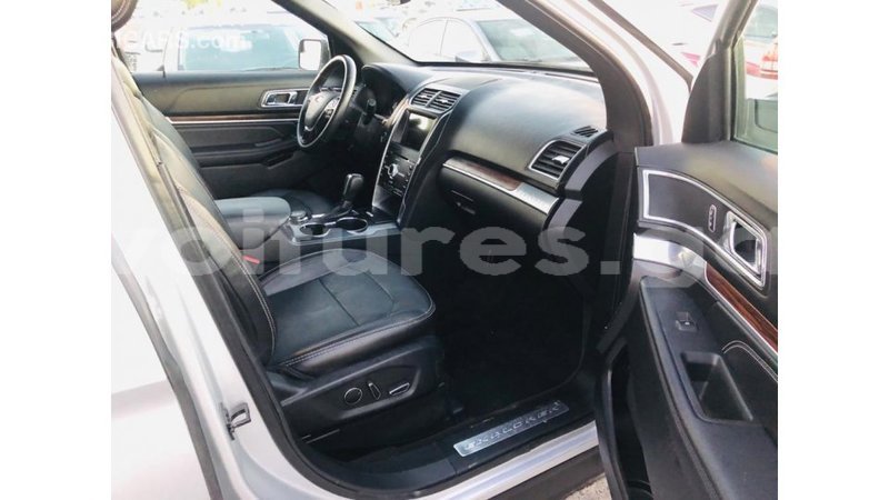 Big with watermark ford explorer estuary import dubai 6911