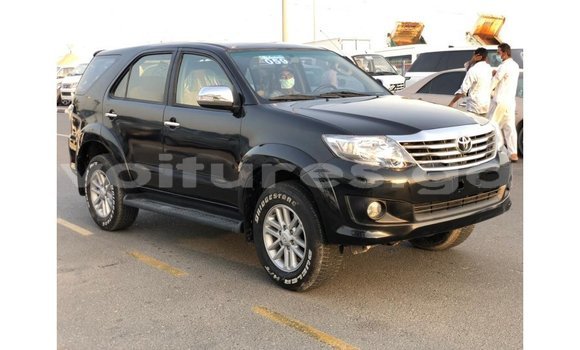 Acheter Import Voiture Toyota Fortuner Noir à Import - Dubai, Estuaire Acheter Import Voiture Toyota Fortuner Noir à Import - Dubai, Estuaire