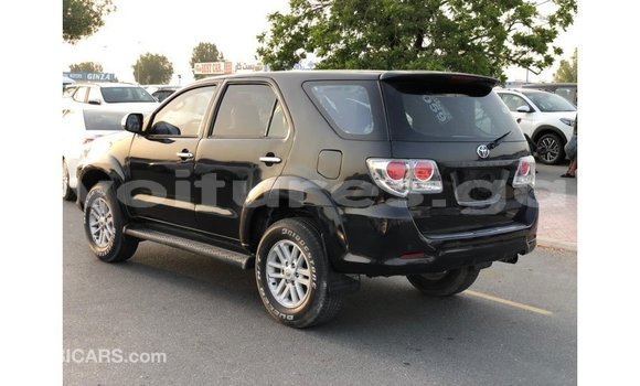 Acheter Import Voiture Toyota Fortuner Noir à Import - Dubai, Estuaire Acheter Import Voiture Toyota Fortuner Noir à Import - Dubai, Estuaire