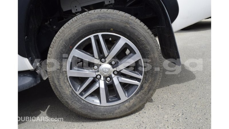 Big with watermark toyota hilux estuary import dubai 6916