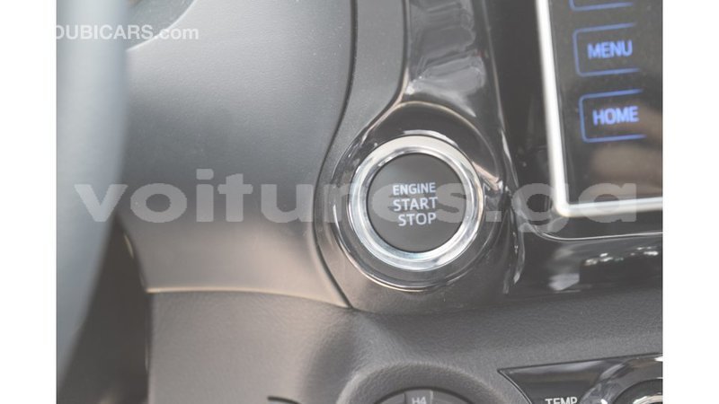 Big with watermark toyota hilux estuary import dubai 6916