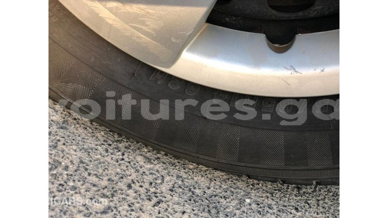 Big with watermark toyota yaris estuary import dubai 6917