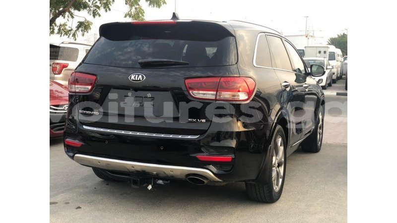 Big with watermark kia sorento estuary import dubai 6919