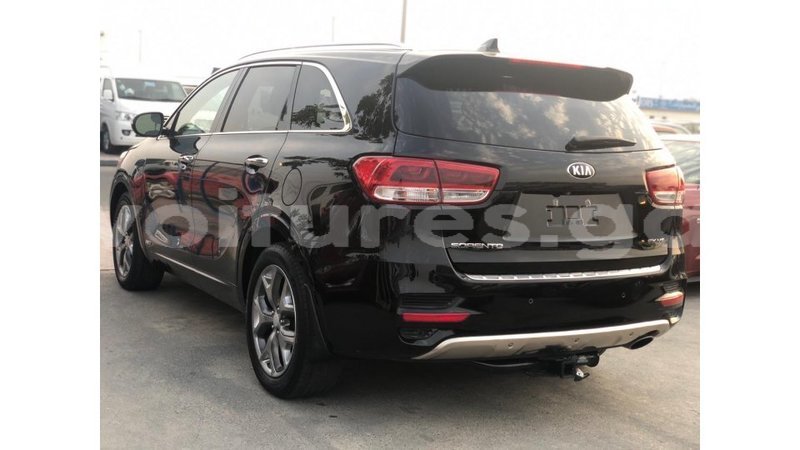 Big with watermark kia sorento estuary import dubai 6919