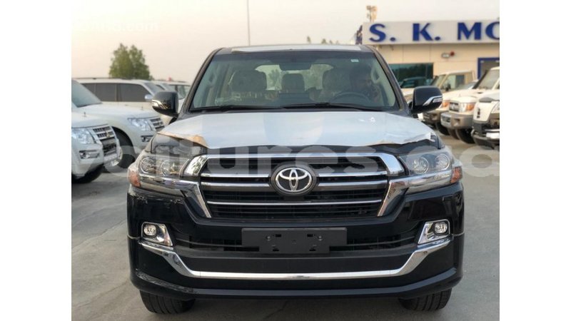 Big with watermark toyota land cruiser estuary import dubai 6920