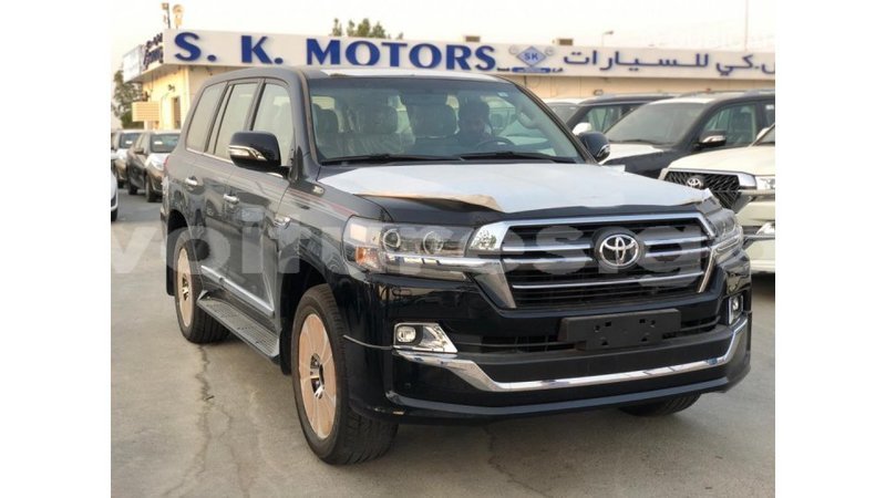 Big with watermark toyota land cruiser estuary import dubai 6920