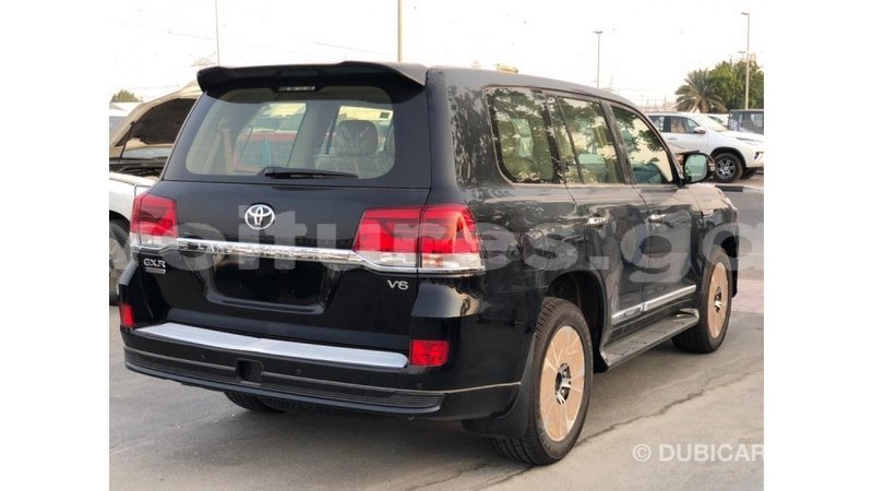 Big with watermark toyota land cruiser estuary import dubai 6920