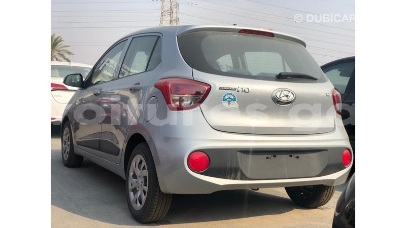 Big with watermark hyundai i10 estuary import dubai 6921