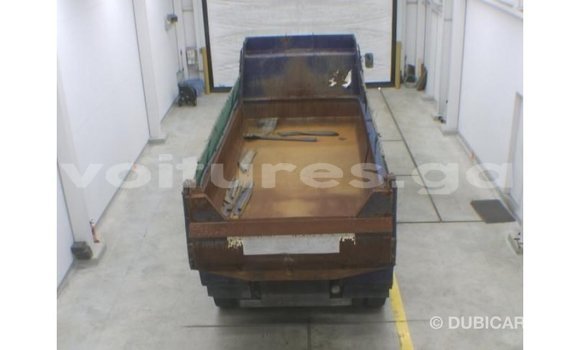 Acheter Import Utilitaire Nissan Evalia Bleu à Import - Dubai, Estuaire Acheter Import Utilitaire Nissan Evalia Bleu à Import - Dubai, Estuaire