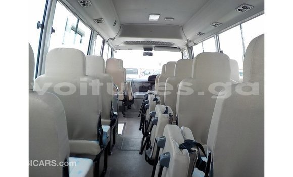 Acheter Import Voiture Toyota Coaster Blanc à Import - Dubai, Estuaire Acheter Import Voiture Toyota Coaster Blanc à Import - Dubai, Estuaire