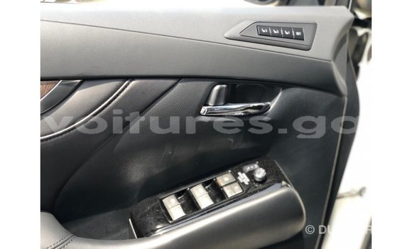 Sayi Imported Toyota Alphard White Mota in Import - Dubai a estuary Sayi Imported Toyota Alphard White Mota in Import - Dubai a estuary