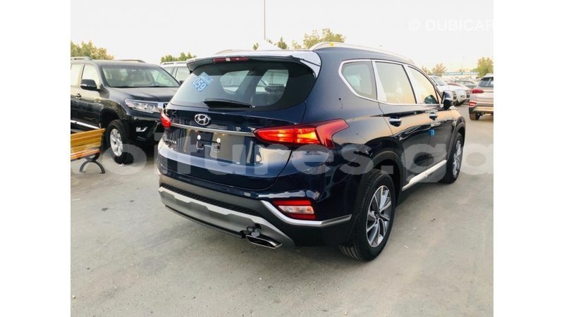 Big with watermark hyundai santa fe estuary import dubai 6933