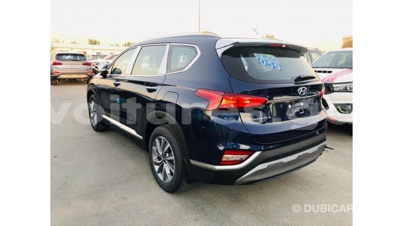 Big with watermark hyundai santa fe estuary import dubai 6933