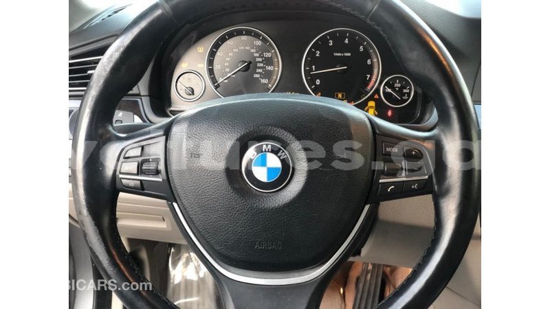 Big with watermark bmw r estuary import dubai 6934