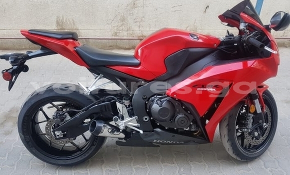 Acheter Import Moto Honda CBR 1000 RR Rouge à Bitam, Woleu-Ntem