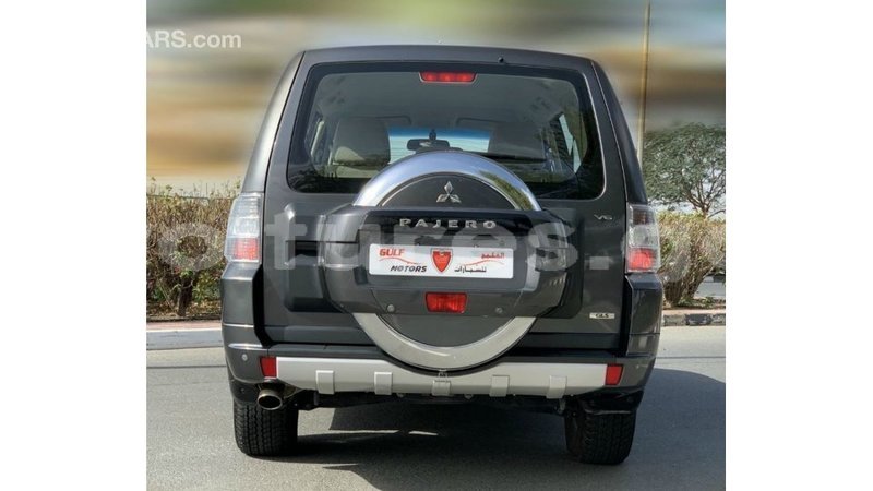 Big with watermark mitsubishi pajero estuary import dubai 6938